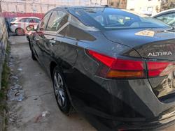 نيسان ألتيما